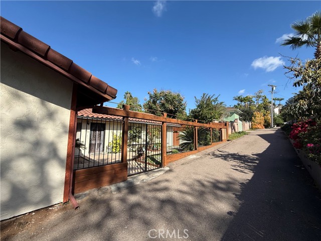 Detail Gallery Image 5 of 36 For 4792 Beaumont, La Mesa,  CA 91941 - 3 Beds | 3 Baths