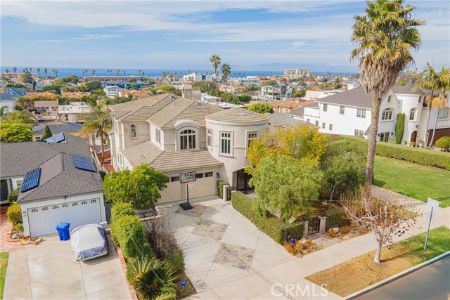 627 Gertruda Avenue, Redondo Beach, California 90277, 6 Bedrooms Bedrooms, ,5 BathroomsBathrooms,Residential,For Sale,Gertruda,SB25035773