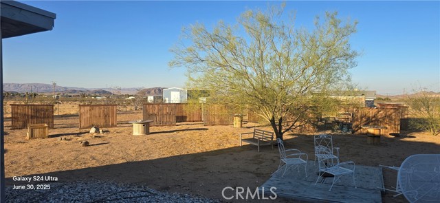 121 Old Woman Springs Road, Yucca Valley CA: https://media.crmls.org/medias/4c90b924-c7c9-4cb4-a844-1ab741a0ad26.jpg