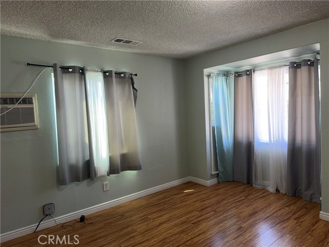 Detail Gallery Image 6 of 18 For 235 43rd St, San Bernardino,  CA 92404 - 3 Beds | 2 Baths