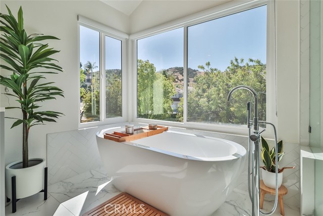 2505 Peachwood Place, Westlake Village CA: https://media.crmls.org/medias/4c90ff44-2584-4d1a-9832-c00a3c7e33cc.jpg