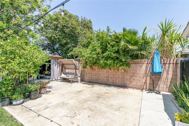 15409 Wyandotte Street, Van Nuys CA: https://media.crmls.org/medias/4c91153d-2db6-4a99-aca4-aa1d93ecea4d.jpg