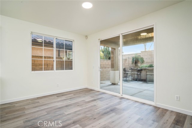 Detail Gallery Image 14 of 52 For 10972 White Oak Ln, Fontana,  CA 92337 - 5 Beds | 3 Baths