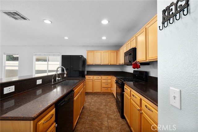 Detail Gallery Image 10 of 27 For 1335 Crown Imperial Ln, Beaumont,  CA 92223 - 3 Beds | 2 Baths