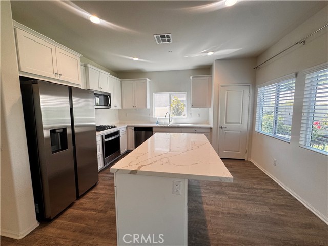 24054 Kerrigan Drive, Menifee CA: https://media.crmls.org/medias/4c91c08a-432b-43dc-a45f-76393dbca748.jpg