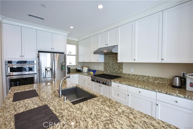 52 Open range, Irvine CA: https://media.crmls.org/medias/4c927073-113d-4597-8cc6-7739cff53e61.jpg