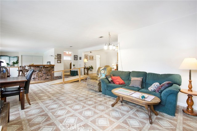 Detail Gallery Image 6 of 27 For 2611 Gregory Ln, La Habra,  CA 90631 - 3 Beds | 2 Baths