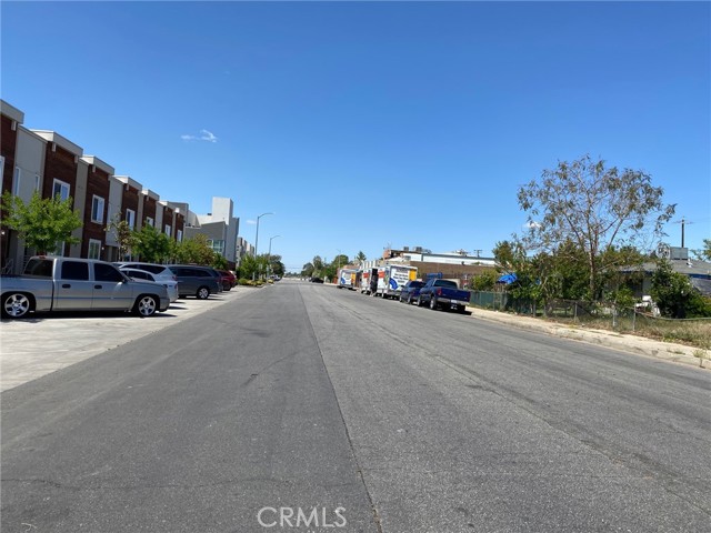 722 Lake Street, Bakersfield, California 93305, ,Land,For Sale,722 Lake Street,CRAR24046272