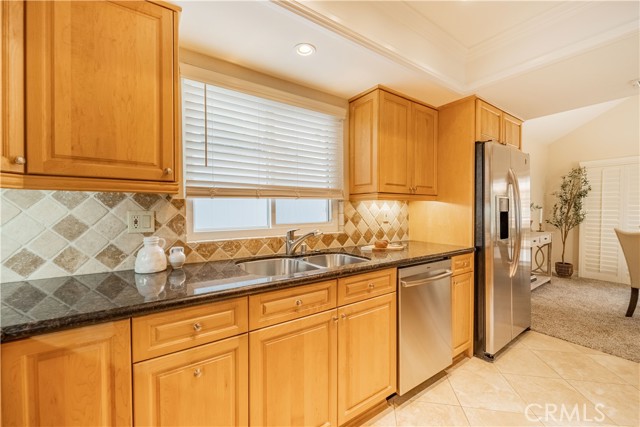 811 Oceanhill Drive, Huntington Beach CA: https://media.crmls.org/medias/4c930fcb-1f7e-4f57-aa18-c83cab4e6b7e.jpg