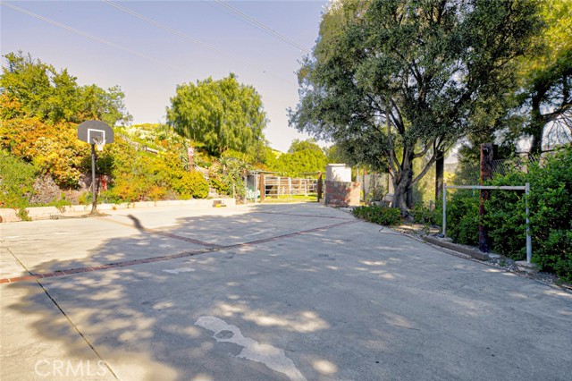 Detail Gallery Image 6 of 32 For 10557 Mahoney, Sunland,  CA 91040 - 3 Beds | 2 Baths