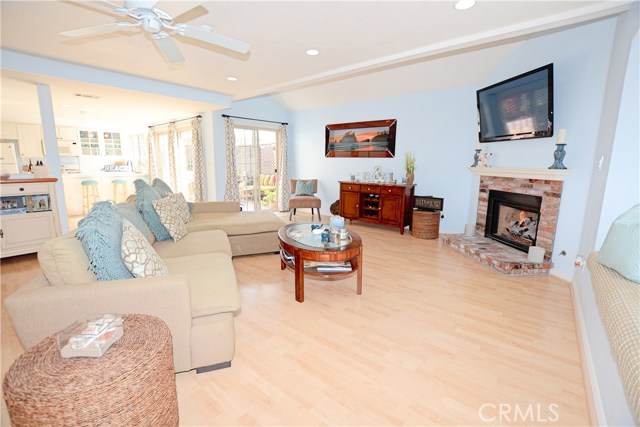 240 Broadway, Redondo Beach, California 90277, 3 Bedrooms Bedrooms, ,1 BathroomBathrooms,Residential,Sold,Broadway,SB17033928