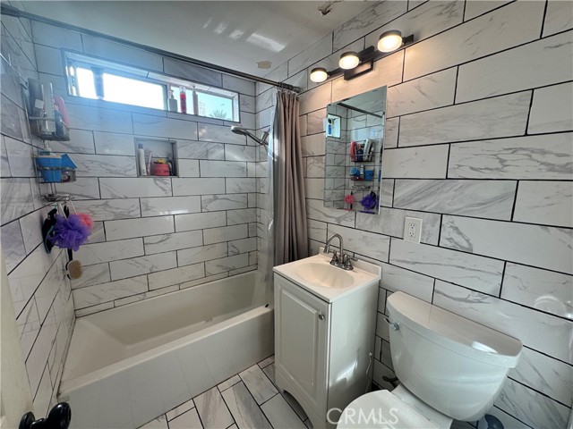 Detail Gallery Image 10 of 18 For 17140 E Orkney, Azusa,  CA 91702 - 3 Beds | 2 Baths