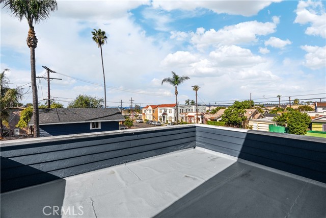 Detail Gallery Image 34 of 42 For 2301 9th, Los Angeles,  CA 90018 - 3 Beds | 3 Baths