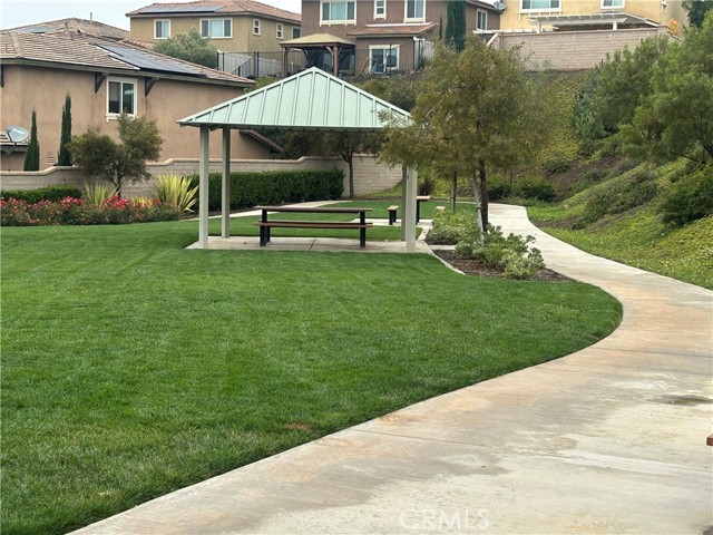 341 Campolina Court, Fallbrook CA: https://media.crmls.org/medias/4c95a09e-5d9b-498a-9276-9088601f4f7b.jpg