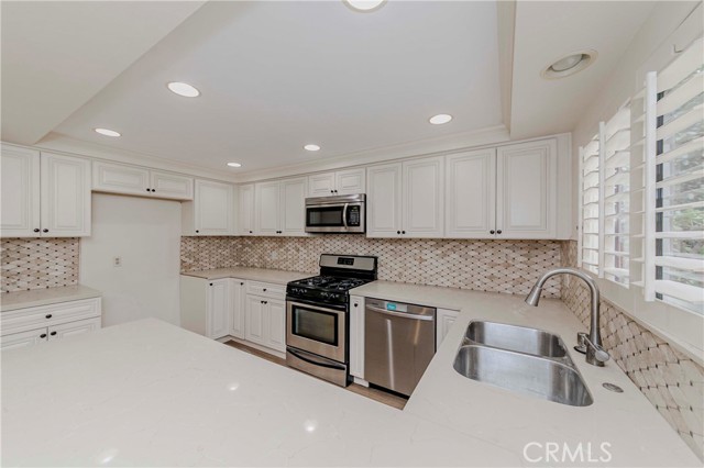 Detail Gallery Image 21 of 58 For 1113 Steinhart Ave, Redondo Beach,  CA 90278 - 3 Beds | 3 Baths