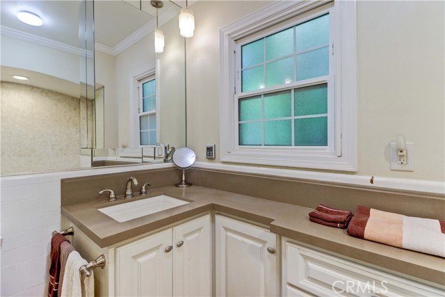 3935 Lime Avenue, Long Beach CA: https://media.crmls.org/medias/4c96dcb6-7034-4838-ab79-dd45e3cd1a6c.jpg