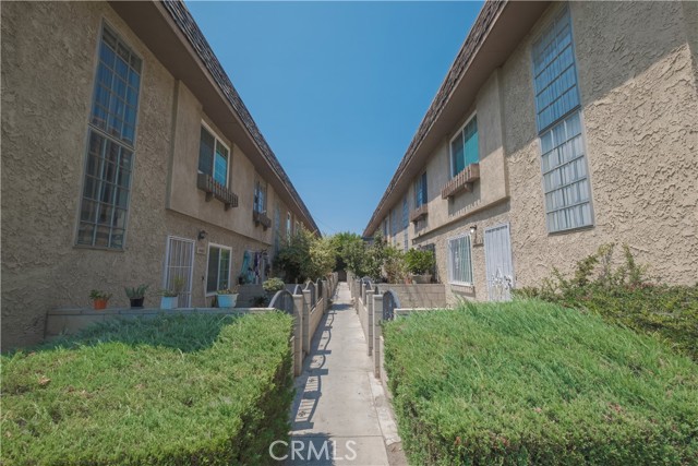 4409 Merced Ave, Baldwin Park CA: https://media.crmls.org/medias/4c974abd-a870-44fb-867b-85392e8cbd1c.jpg