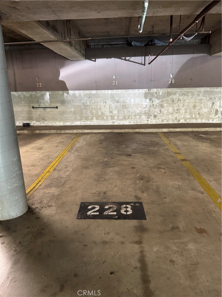 https://media.crmls.org/medias/4c97b7bc-035a-44aa-a4d3-7a7a860238af.jpg?preset=X-Large