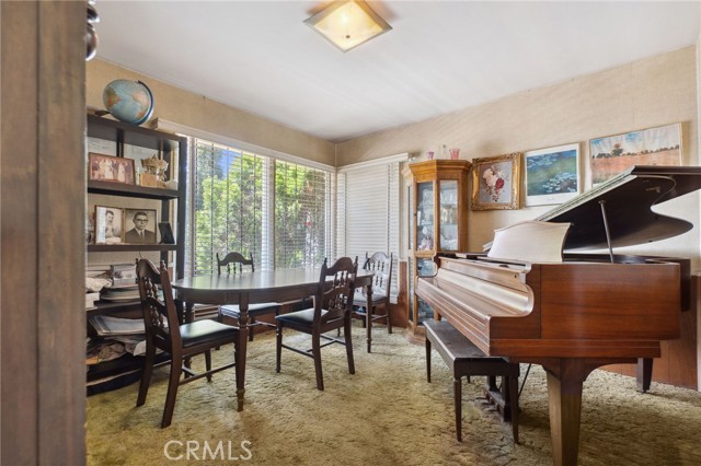 319 E Deodar Street, Ontario CA: https://media.crmls.org/medias/4c97debb-ccf3-49bb-85ec-da285a8b5e24.jpg