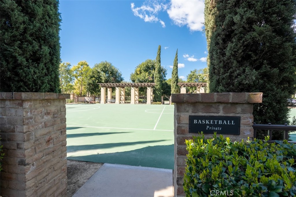 4c9a4f96 D951 44da 86ee 0f3ca49b1146