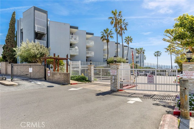 640 The Village, Redondo Beach, California 90277, 1 Bedroom Bedrooms, ,Residential,Sold,The Village,SB23067385