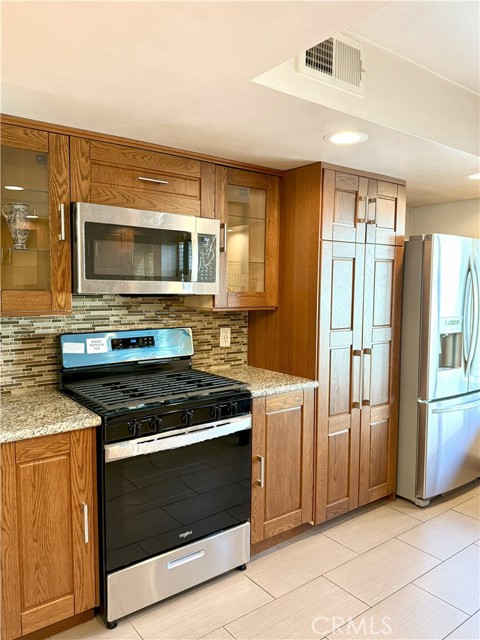 5216 Lindley Avenue, Encino CA: https://media.crmls.org/medias/4c9be8ba-31c2-4999-9fca-38eec41d4f27.jpg