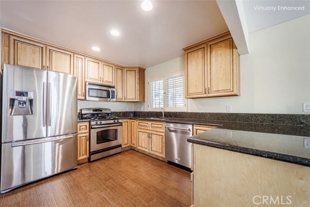 9549 Forbes Ave, Northridge CA: https://media.crmls.org/medias/4c9c0cd3-fb62-4f59-bc24-1712e32f6cbf.jpg
