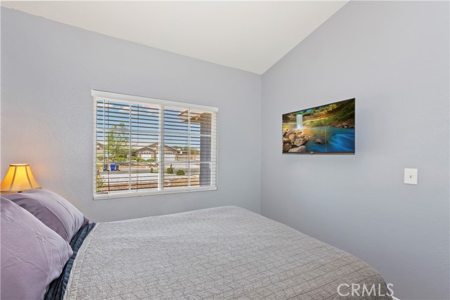 21269 Chardonnay Drive, Apple Valley CA: https://media.crmls.org/medias/4c9c3dd3-130f-49ea-bef0-d8a8e6754dc0.jpg