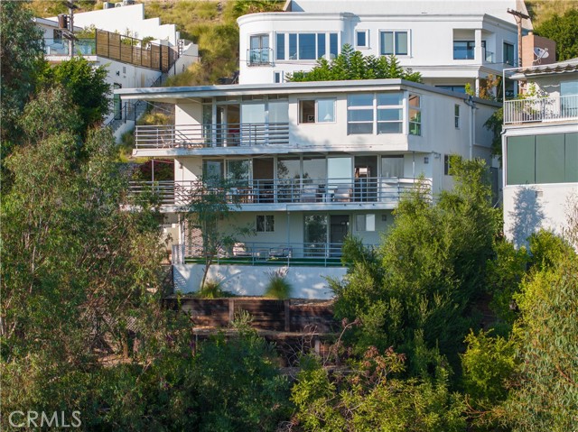 Detail Gallery Image 4 of 4 For 8448 Franklin, Los Angeles,  CA 90069 - 4 Beds | 3/1 Baths