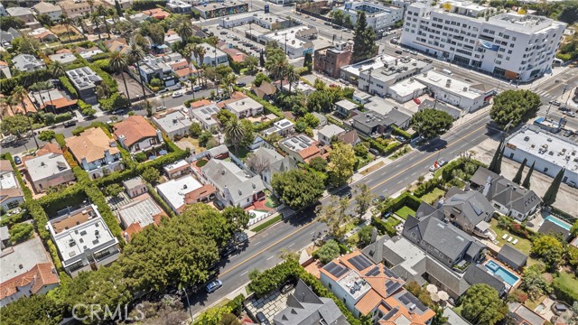 336 N Crescent Heights Boulevard, Los Angeles CA: https://media.crmls.org/medias/4c9d3564-dcbf-4a6e-97db-a262e022745d.jpg