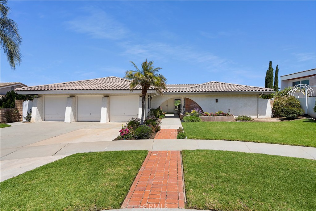 1115 Via Vallarta, Riverside, CA 92506