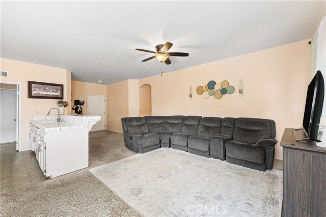 Detail Gallery Image 5 of 22 For 1213 E Bachelor, Bakersfield,  CA 93307 - 3 Beds | 2 Baths