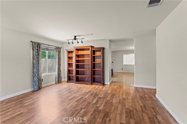 7803 Calle Carrisa Street, Highland CA: https://media.crmls.org/medias/4c9e4f0f-0a91-48fc-80af-87c16dd1bdb7.jpg