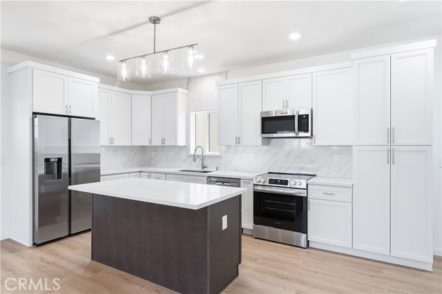 Detail Gallery Image 25 of 47 For 21005 Longworth, Lakewood,  CA 90715 - 6 Beds | 4 Baths