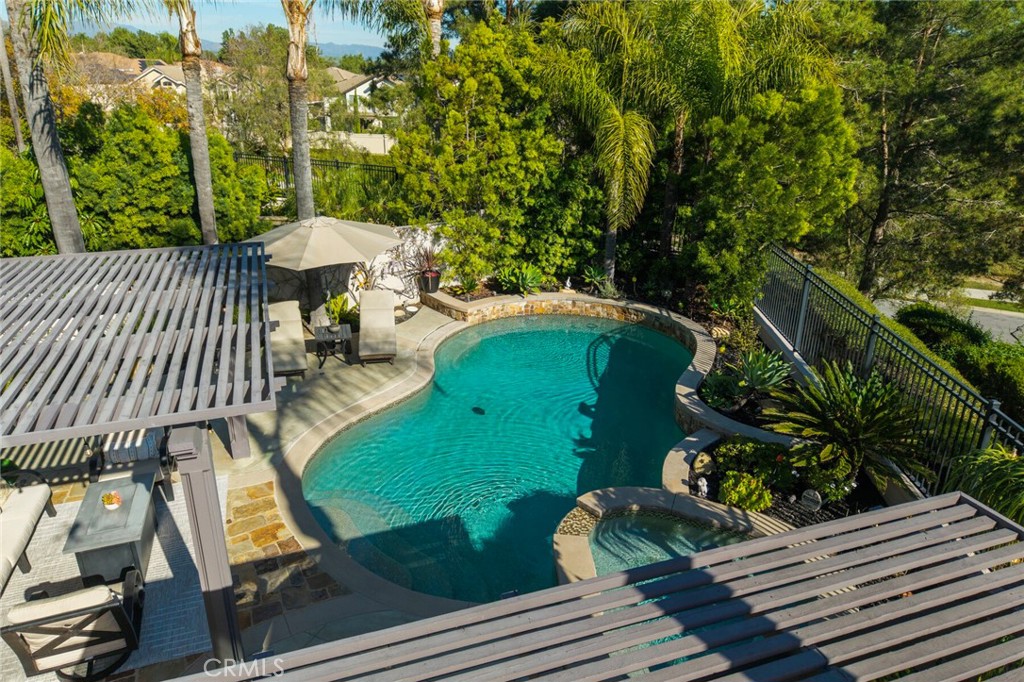 MLS #OC26040336 image #1