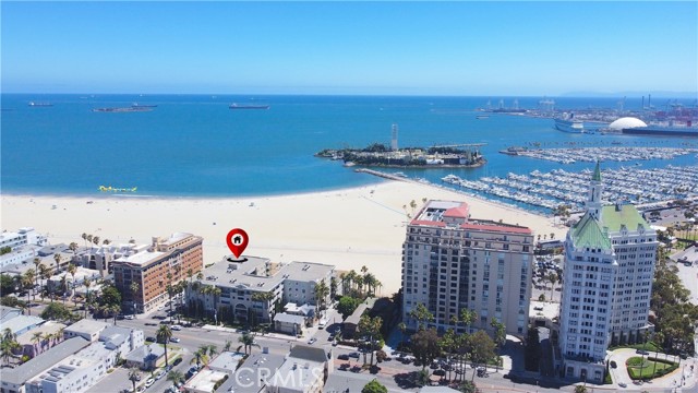 1000 E Ocean Boulevard, Long Beach CA: https://media.crmls.org/medias/4ca002b1-dde0-4614-beee-7dbf74efcf32.jpg