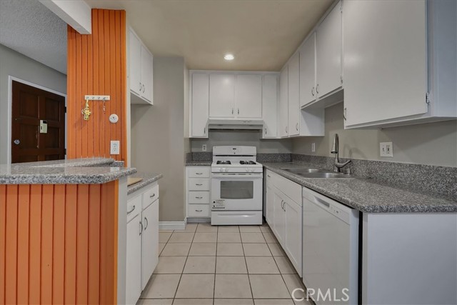 Detail Gallery Image 1 of 47 For 1101 W Macarthur Bld #235,  Santa Ana,  CA 92707 - 2 Beds | 1 Baths