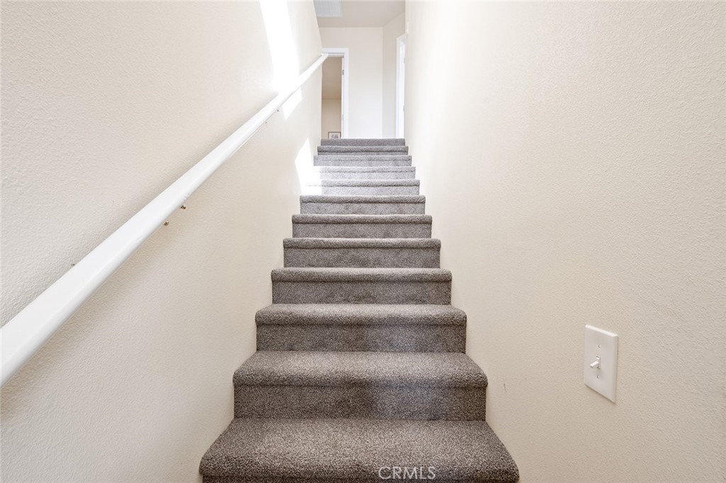 https://media.crmls.org/medias/4ca09e5a-fd9a-423b-91c4-b90dcc7737b8.jpg?preset=X-Large