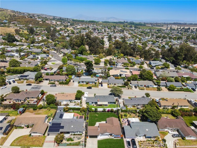 270 Fairfax Avenue, Ventura CA: https://media.crmls.org/medias/4ca1897d-3305-4b8c-9889-08e87b5f632e.jpg