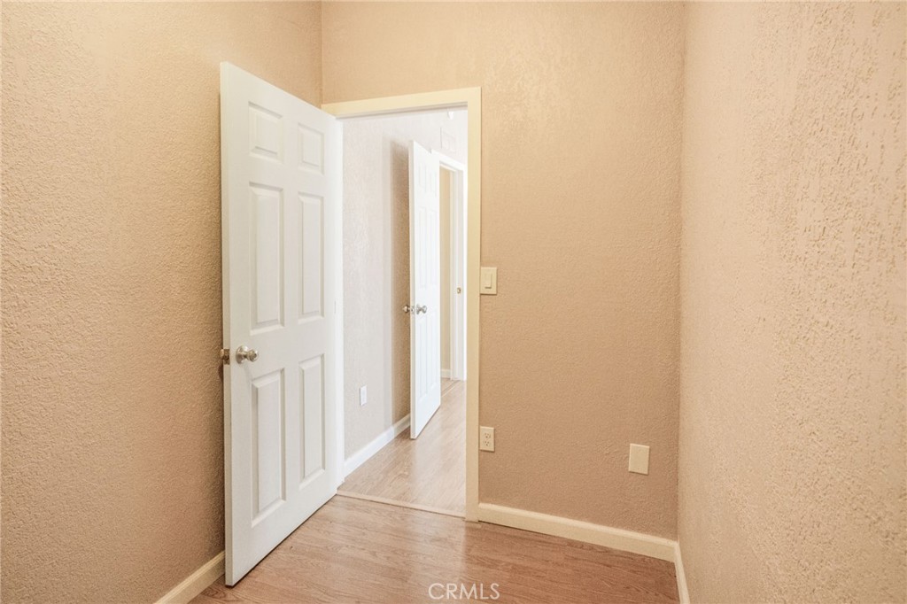 https://media.crmls.org/medias/4ca1be8d-866b-4bc4-8a4a-c1f4595c5f49.jpg?preset=X-Large