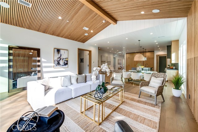 Detail Gallery Image 24 of 55 For 5323 Allott Ave, Sherman Oaks,  CA 91401 - 4 Beds | 4/1 Baths