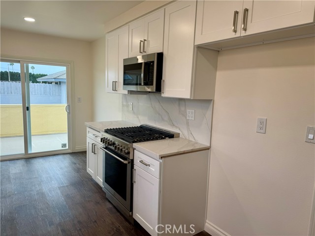 Detail Gallery Image 10 of 25 For 1683 W Cindy Ln #D,  Anaheim,  CA 92802 - 2 Beds | 2 Baths