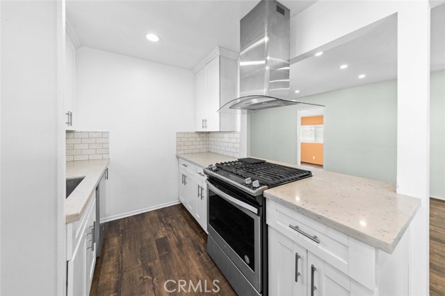 Detail Gallery Image 7 of 22 For 10717 Cantara St, Sun Valley,  CA 91352 - 3 Beds | 2 Baths