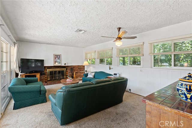 527 W Palm Avenue, Redlands CA: https://media.crmls.org/medias/4ca40b60-8034-4cec-a86f-4e7b20fec838.jpg