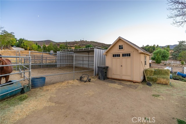 Detail Gallery Image 50 of 62 For 10010 Leona Ave, Leona Valley,  CA 93551 - 4 Beds | 3 Baths