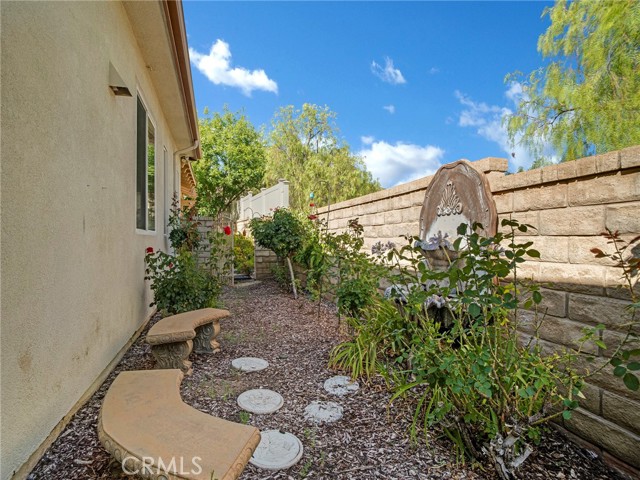 Detail Gallery Image 39 of 44 For 21103 Cross Creek Dr, Saugus,  CA 91350 - 3 Beds | 3 Baths