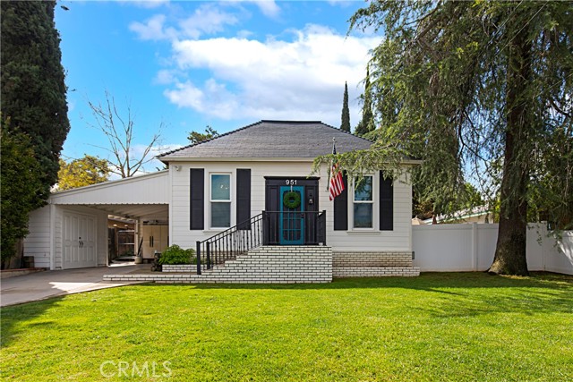 Detail Gallery Image 4 of 36 For 951 W Palm Ave, Redlands,  CA 92373 - 3 Beds | 3 Baths