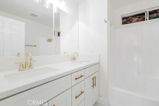 16233 Manzanita Street, Hesperia CA: https://media.crmls.org/medias/4ca6caae-7c6b-447c-98f8-95aa853f3133.jpg