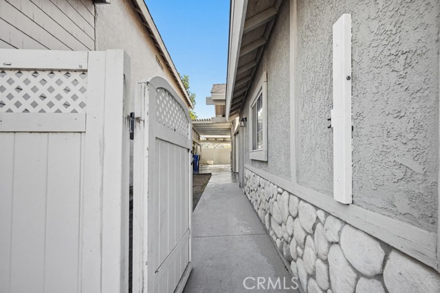 Detail Gallery Image 6 of 36 For 14477 El Contento, Fontana,  CA 92337 - 3 Beds | 2 Baths
