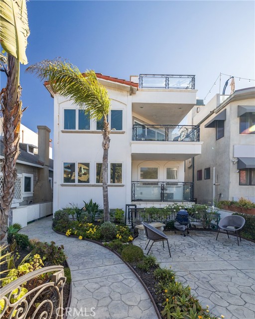 Detail Gallery Image 9 of 40 For 32 8th St, Hermosa Beach,  CA 90254 - 3 Beds | 3/1 Baths